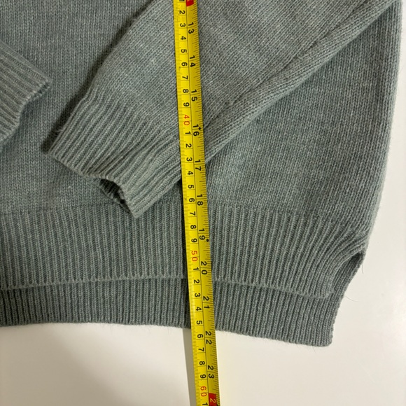 Cozy mint color sweater - Picture 5 of 5